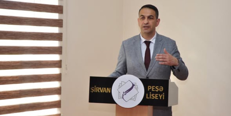 “Dövlət idarəçiliyində Azərbaycan ədəbi dilinin düzgün tətbiq olunması” mövzusunda tədbir keçirilib.