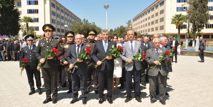 Şirvanda Ümummilli lider, Ulu Öndər Heydər Əliyevin anadan olmasının 103 illiyi münasibətilə xatirəsi anılıb.
